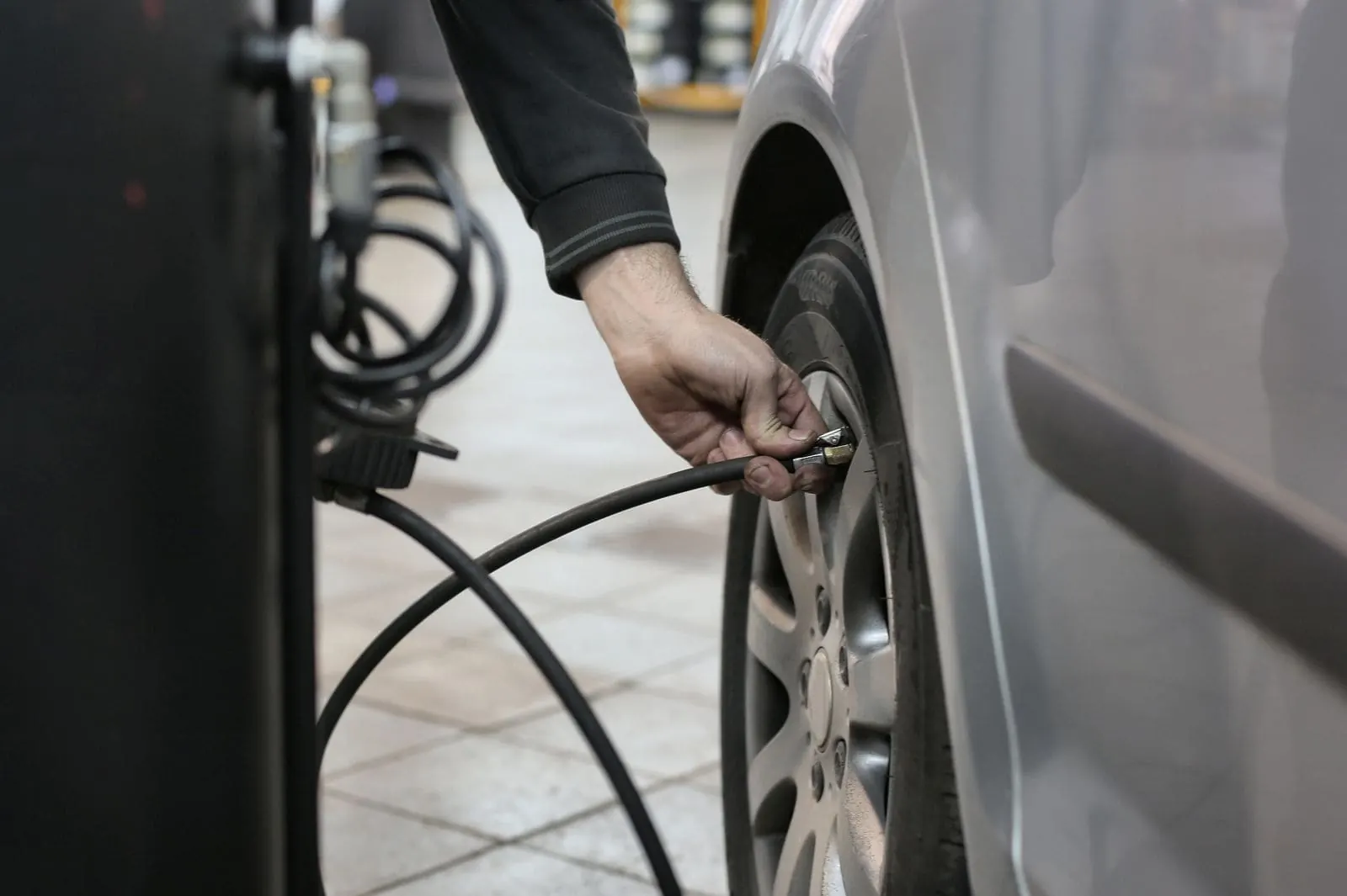 What PSI Should Your Tires Be? A Guide for Performance Cars Like the Mustang