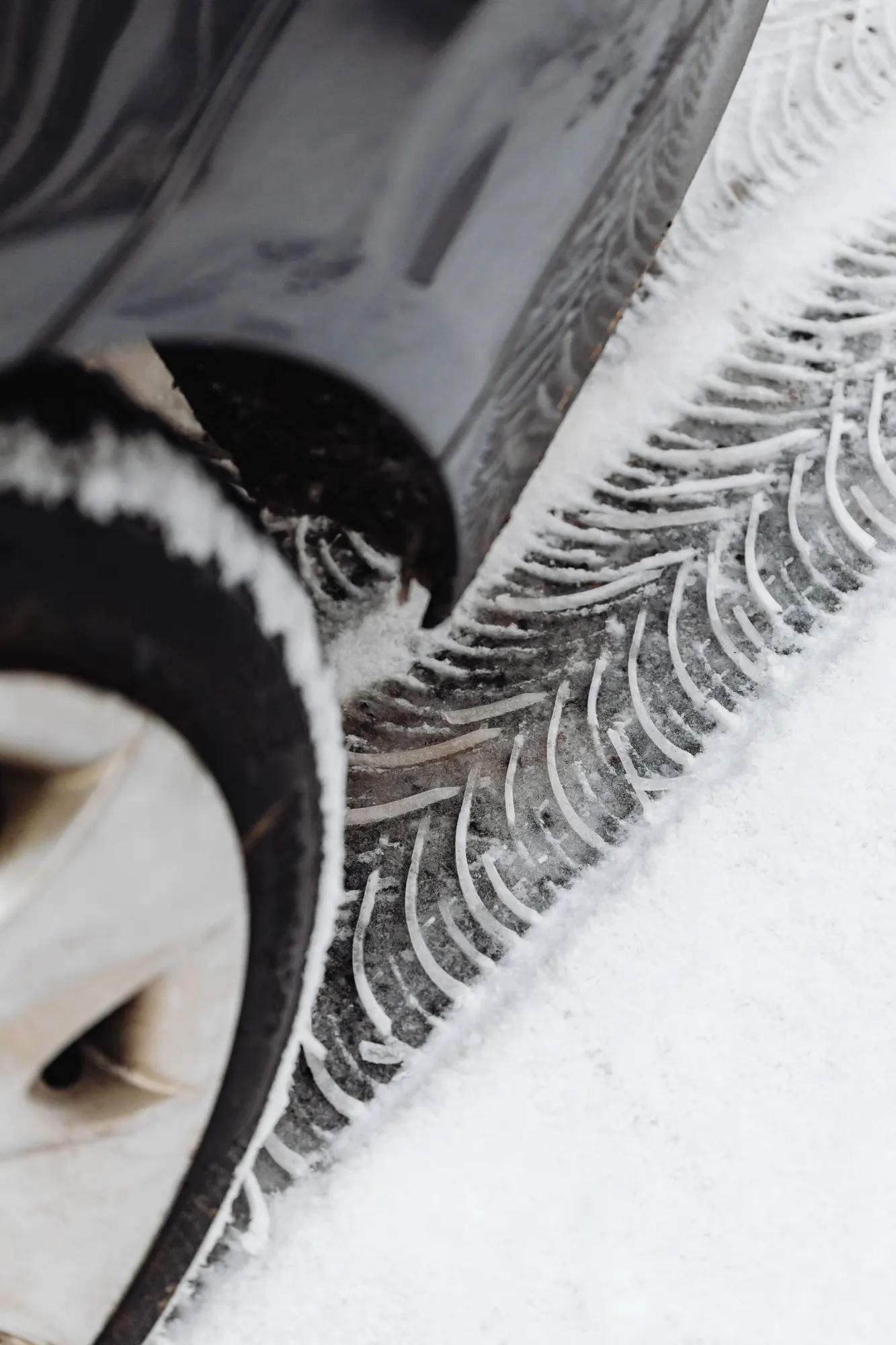 How Long Do Tires Last in Canada? Signs It’s Time to Replace Them